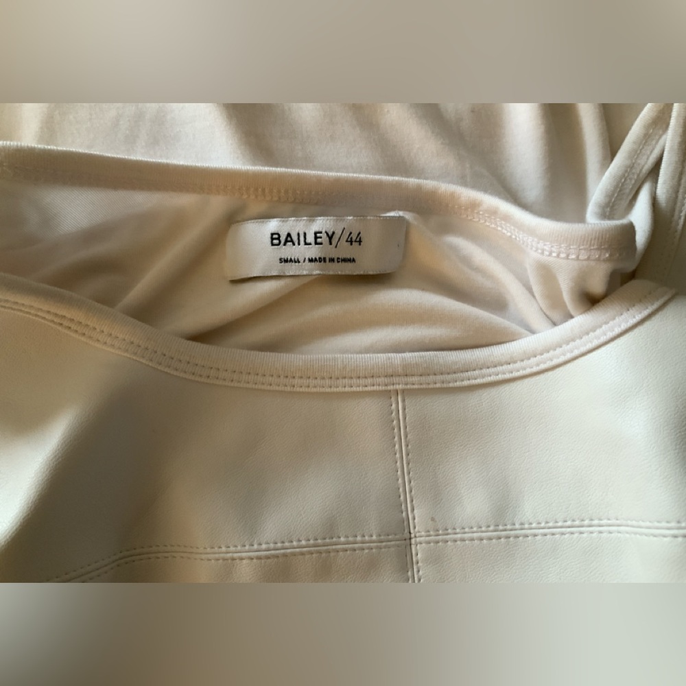 BAILEY 44 duo. EBONY & IVORY. Tank & Blouse. (Bailey2). - Picture 5 of 15